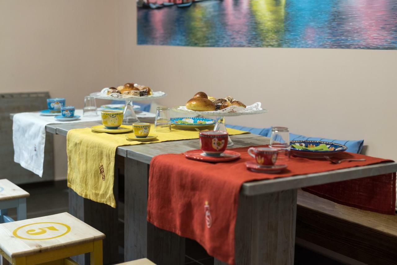 Bed And Breakfast Via Toledo 156 Neapol Zewnętrze zdjęcie